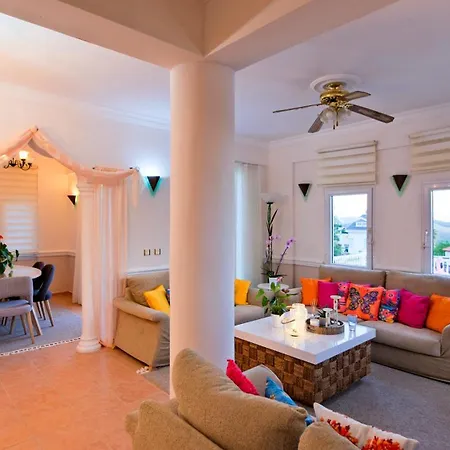 Villa Paradise *